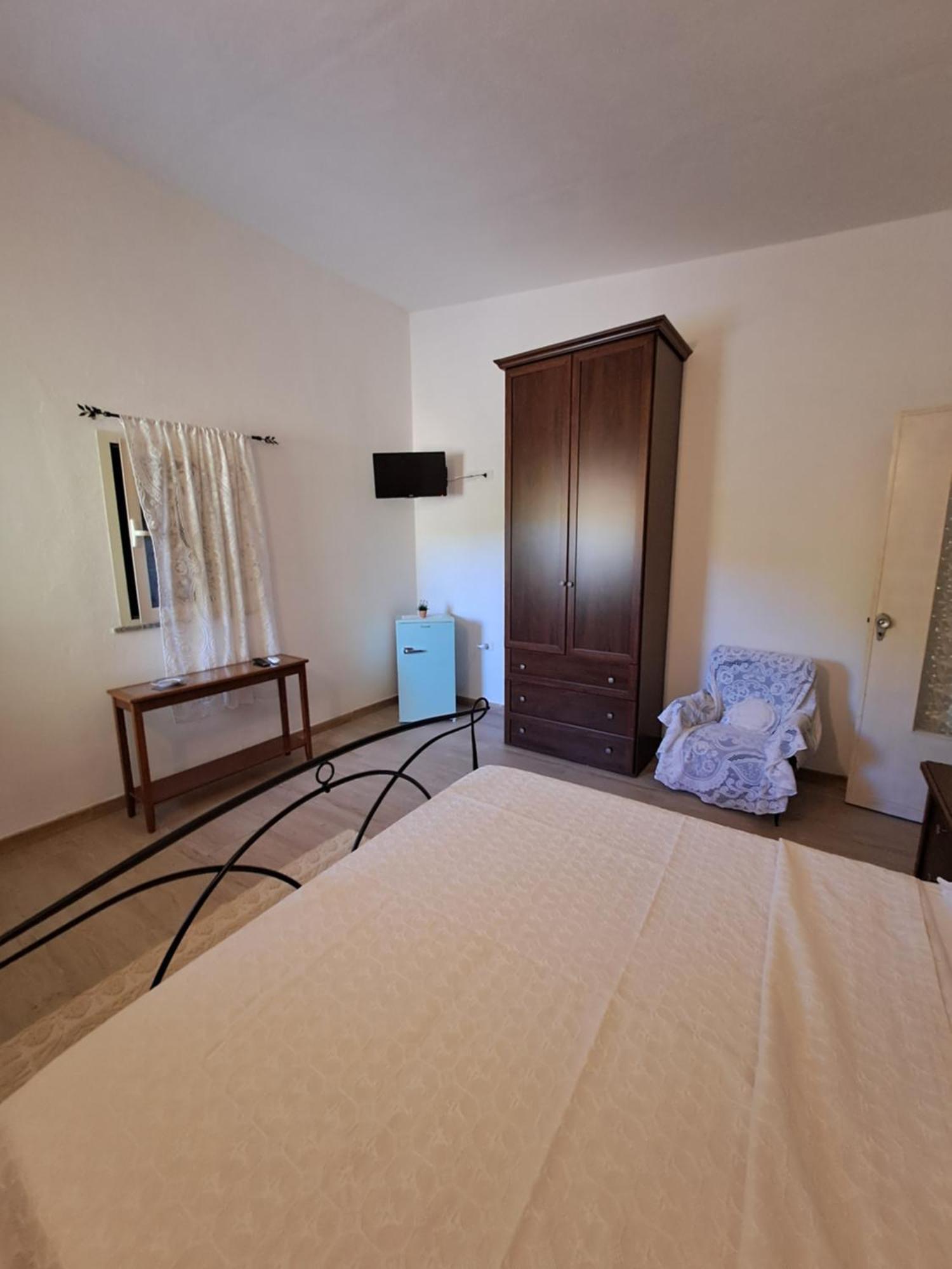 אגליאנטו B&B Li Salcuneddi מראה חיצוני תמונה