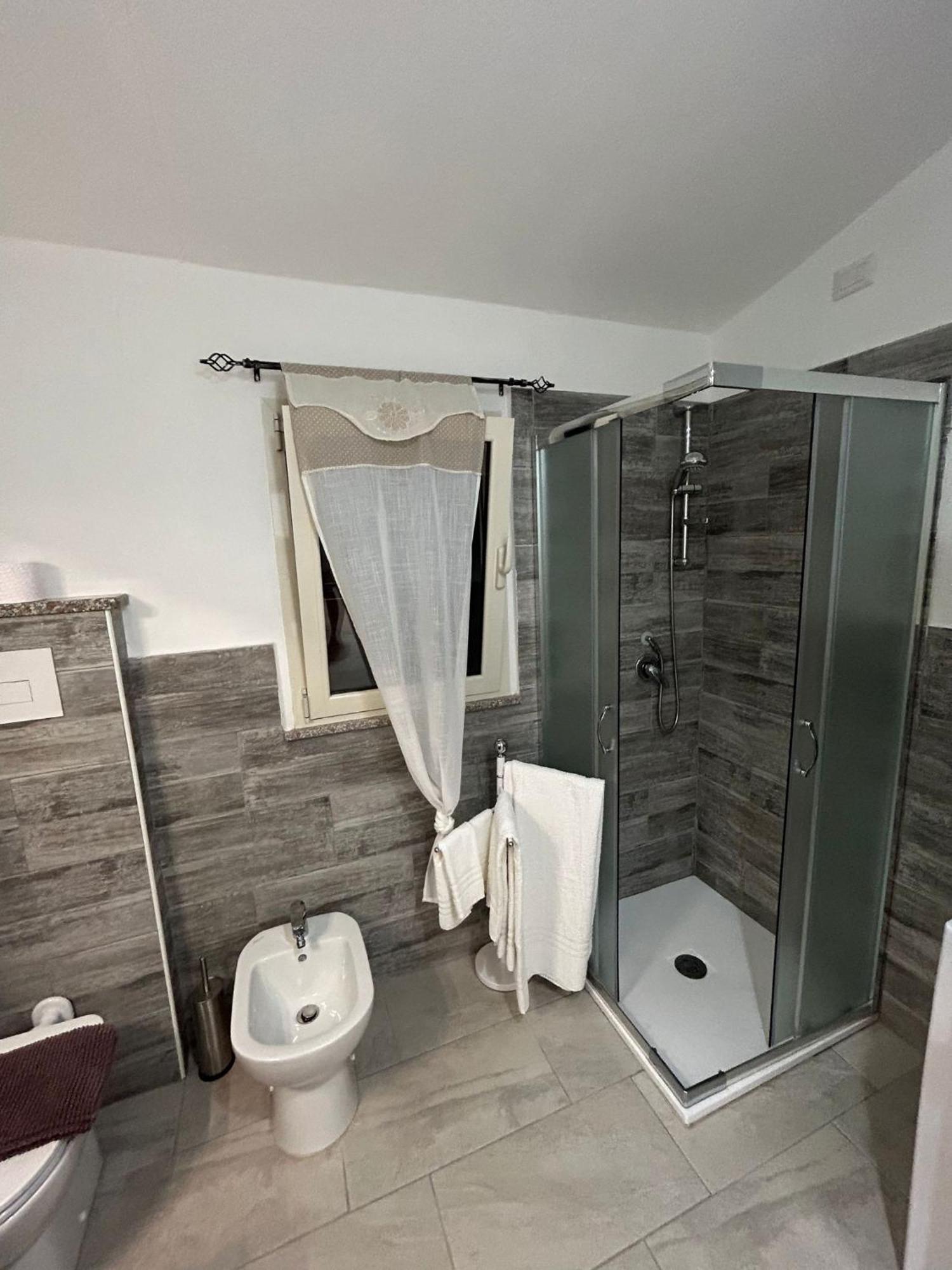 אגליאנטו B&B Li Salcuneddi מראה חיצוני תמונה